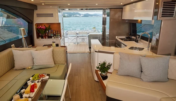 Lancha de R$ 14 milhões de Bell Marques por Divulgação