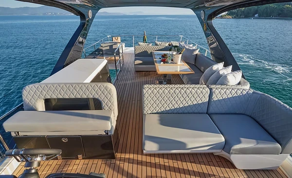 Lancha de R$ 14 milhões de Bell Marques por Divulgação