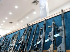 Imagem - De onde são os fuzis que abastecem o Comando Vermelho no Rio de Janeiro?