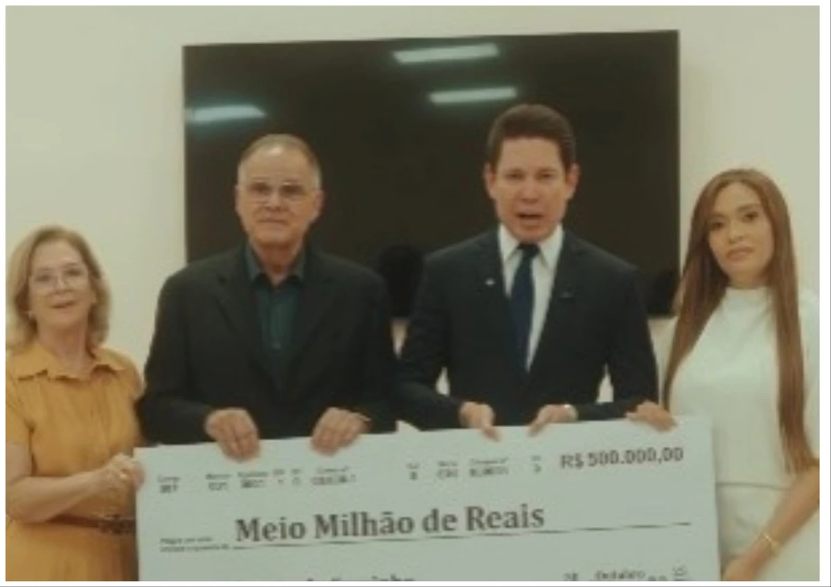 Bispo Bruno Leonardo faz doação à Mansão do Caminho