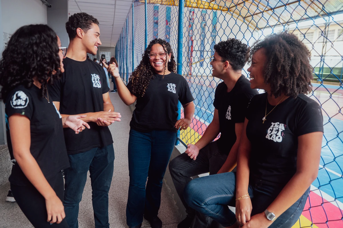 Colégio Anglo de Lauro de Freitas por Tayse Argôlo