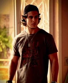 Emiliano D'Avila em "Avenida Brasil" por Reprodução