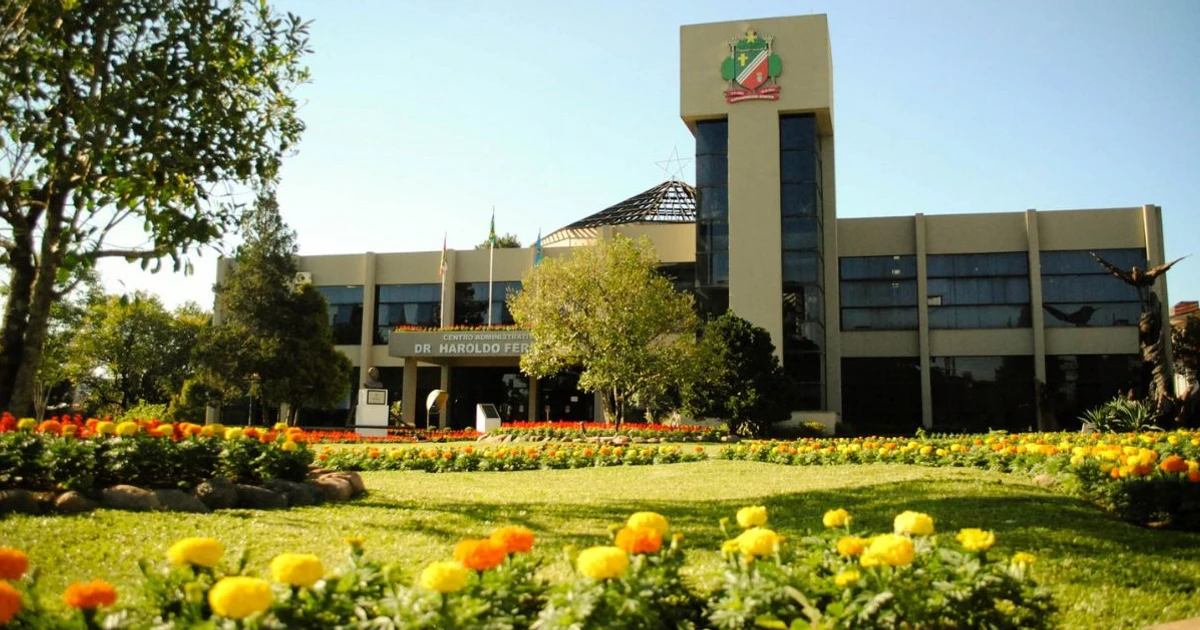 Imagem - Prefeitura abre concurso público com 146 vagas e salários de até R$ 19 mil