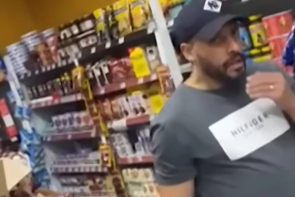 Anna Caralina Jatobá, agora loira, e Alexandre Nardoni, são vistos juntos por Reprodução