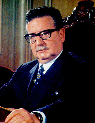 Salvador Allende toma posse como presidente do Chile em 1970 por Divulgação