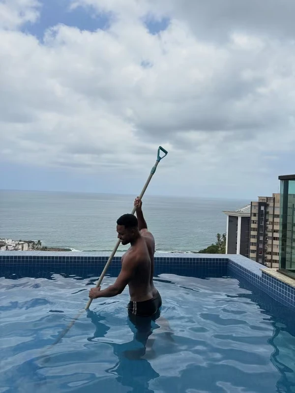 Emerson Ferretti namora há quase dois anos o bailarino Jordan Dafner por Reprodução