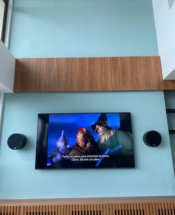 Emerson Ferretti namora há quase dois anos o bailarino Jordan Dafner por Reprodução