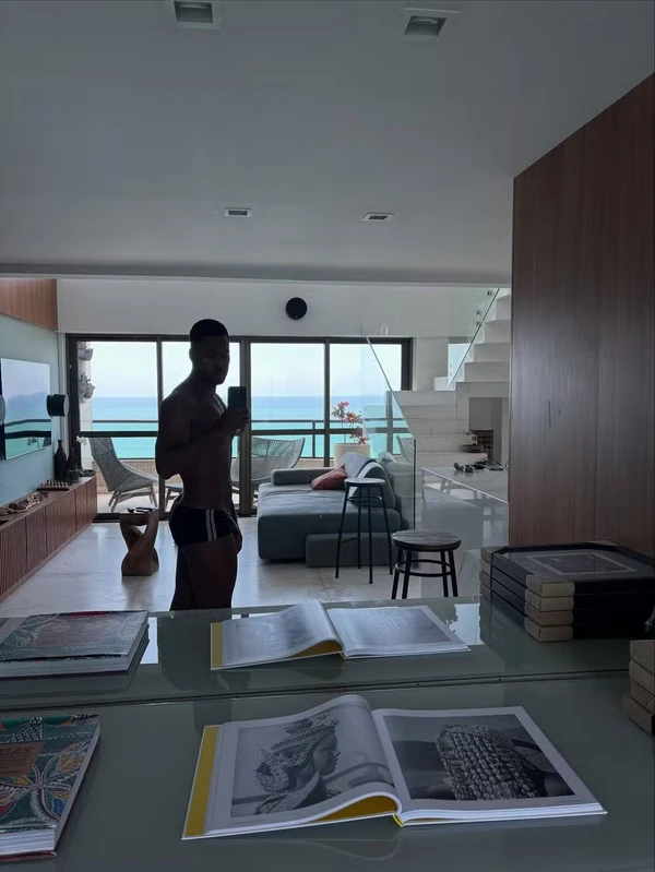 Emerson Ferretti namora há quase dois anos o bailarino Jordan Dafner por Reprodução