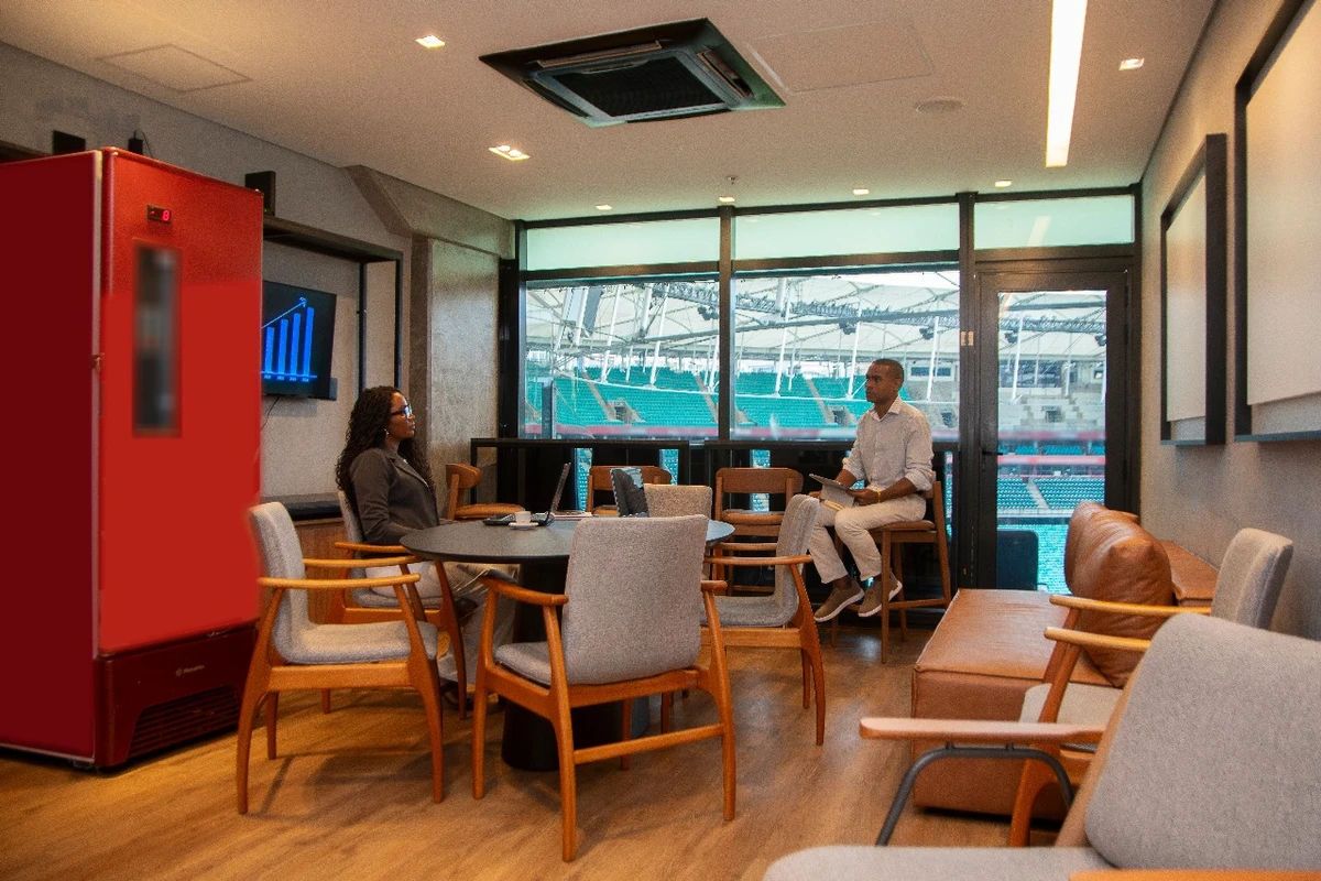 Espaço inédito oferece salas comerciais dentro do estádio, com infraestrutura completa, serviços inclusos e vista privilegiada para um dos maiores símbolos do futebol baiano por Divulgação