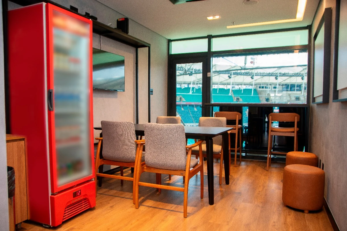 Espaço inédito oferece salas comerciais dentro do estádio, com infraestrutura completa, serviços inclusos e vista privilegiada para um dos maiores símbolos do futebol baiano por Divulgação