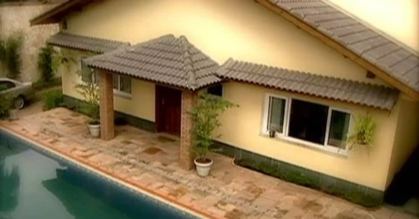 Piscina da Mansão da Família Richthofen  por Reprodução