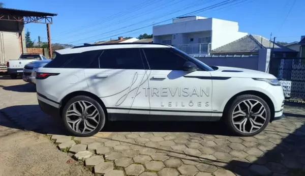 Veículo Range Rover Velar 2.0 P250 R-Dynamic SE, avaliado em R$ 263.268,00 por Reprodução/Trevisan Leiloes