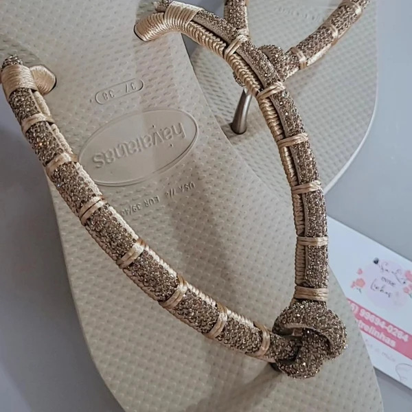  Chinelos Su Entre Linhas  por Reprodução/Instagram