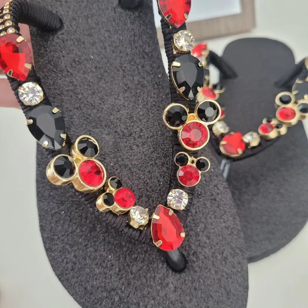  Chinelos Su Entre Linhas  por Reprodução/Instagram