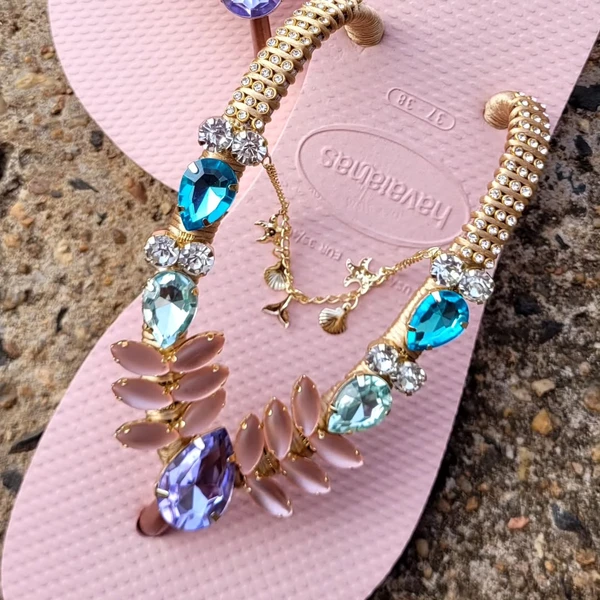  Chinelos Su Entre Linhas  por Reprodução/Instagram