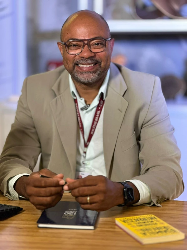 Diretor-geral do Vieira, Prof. Sérgio diz que colégio busca formar cidadãos prontos a atuar diante das transformações do mundo por  Nicolas Arize/Secom CAV