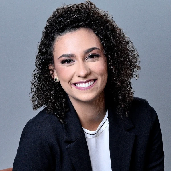 Ex-aluna do Vieira, advogada Catherine se destaca no Direito com habilidades desenvolvidas nos tempos da escola por acervo pessoal