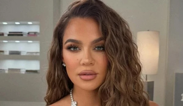 Khloé Kardashian por Reprodução