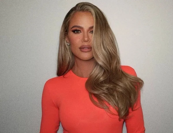 Khloé Kardashian por Reprodução