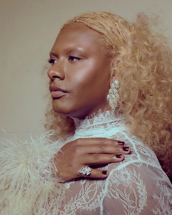 Liniker canta no domingo, às 22h30 por divulgação