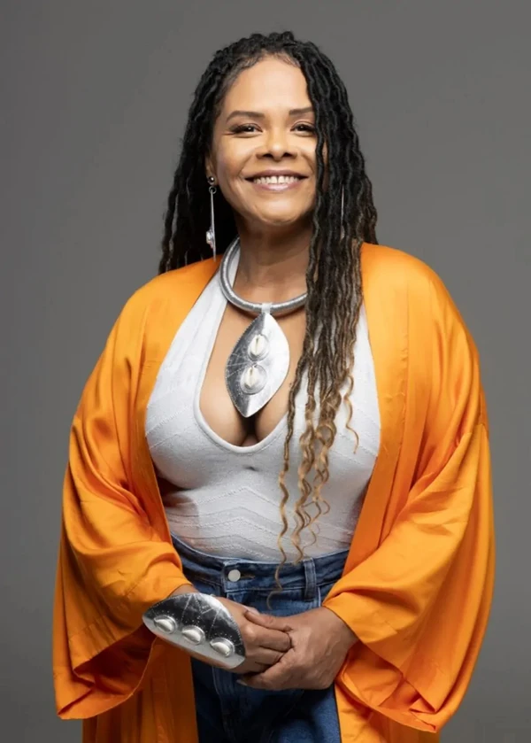 Márcia Short canta com Lazzo no domingo no show de Tatau por divulgação