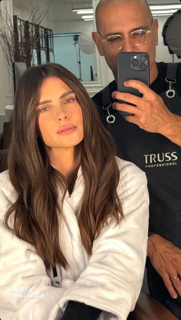 Novo visual de Carolina Dieckmmann por Reprdodução