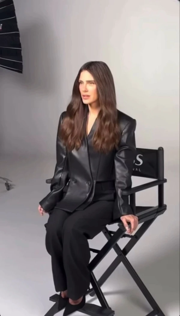 Novo visual de Carolina Dieckmmann por Reprdodução