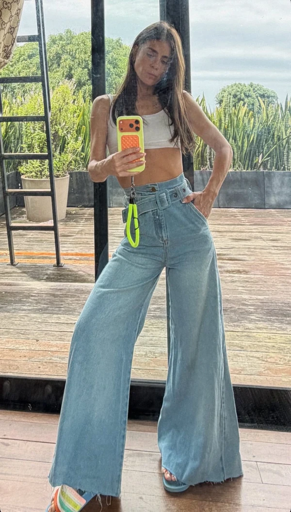 Novo visual de Carolina Dieckmmann por Reprdodução