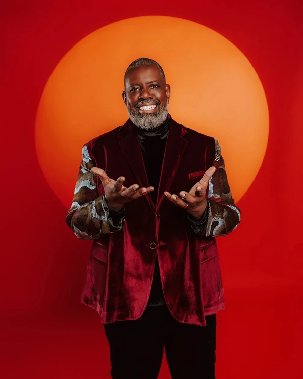 Péricles se apresenta no sábado por divulgação