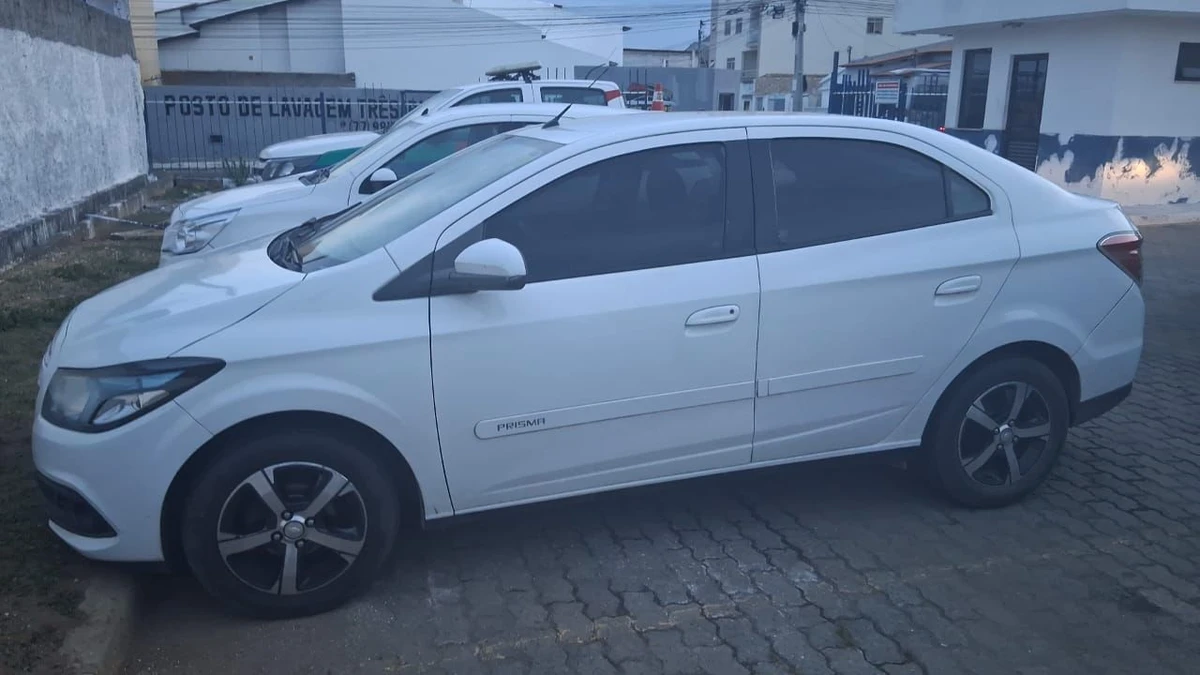 Veículos foram recuperados e armas apreendidas por Divulgação