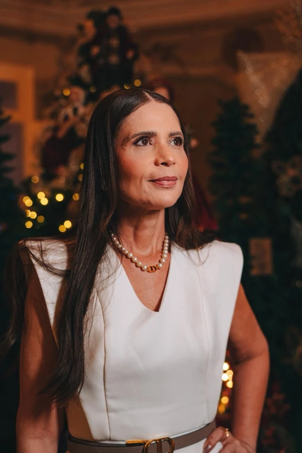  Lucy Bonfim por Elias Dantas e Lucas Assis