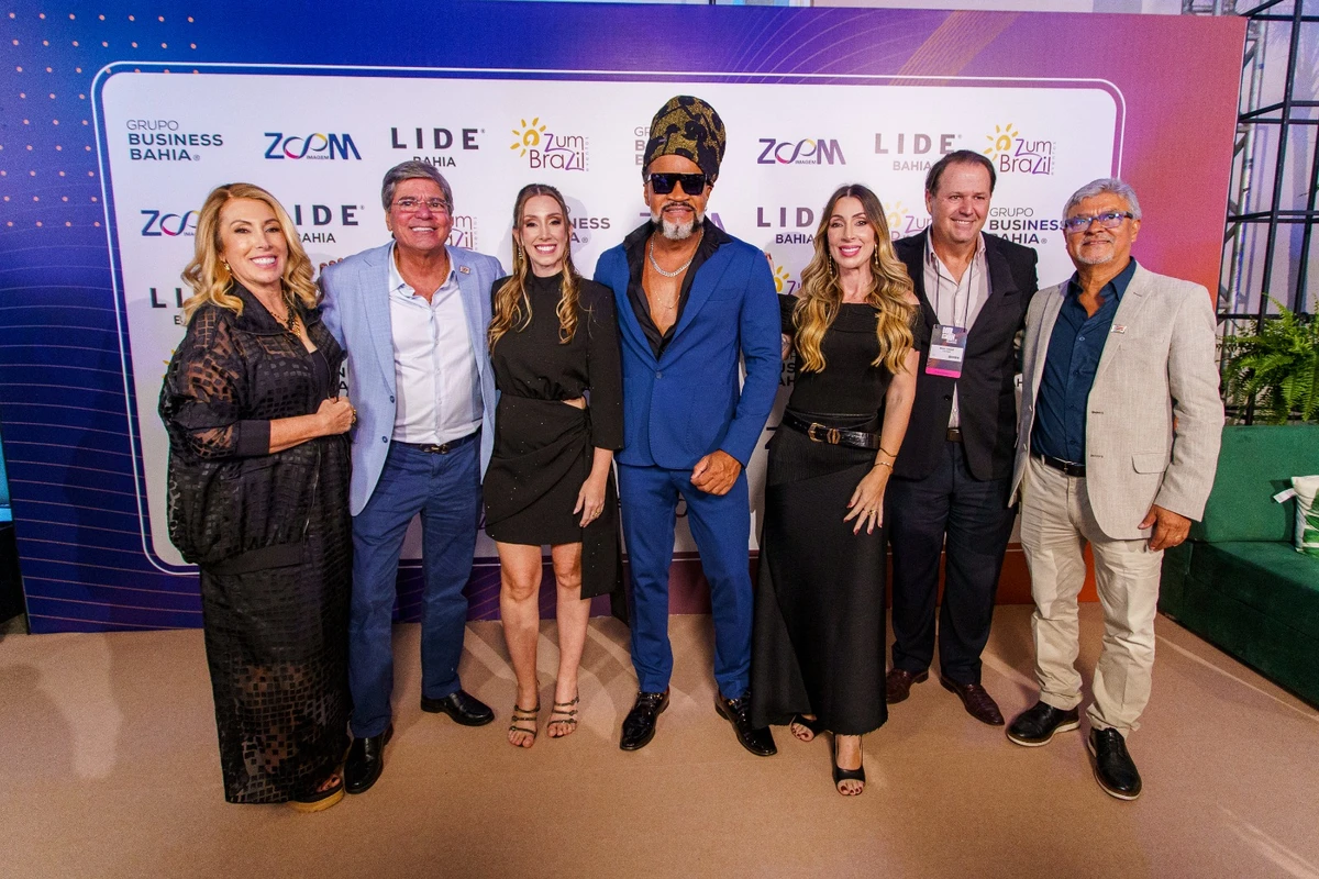 Sócios do Summit de Negócios Made in Bahia ao lado de Carlinhos Brown por Semente Films