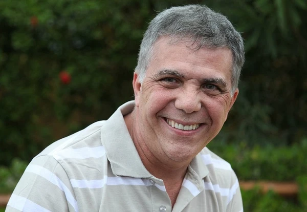 José Medrado, Graduado em Letras e Filosofia e líder espírita