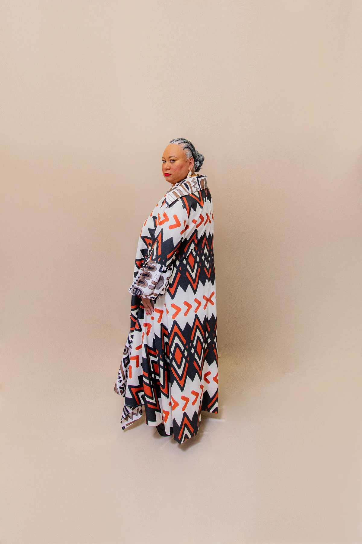 Look Negrif (@madanegrif). Acessórios: TáBomPraVocê (@tabompravoce). Calçado: Melissa (@clubemelissasalvadorshopping). Modelo: Maria Massena (@massena_maria) por Lucas Assis