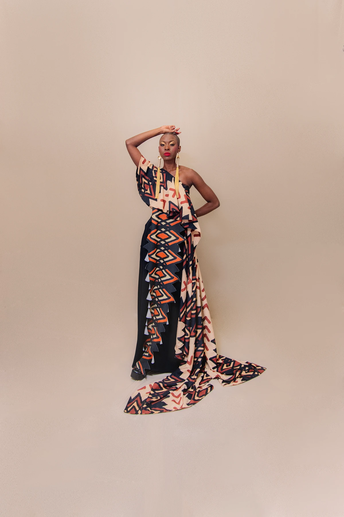 Look Negrif (@madanegrif). Acessório: Janaína Rodrigues (@jnarodrigues). Calçado: Melissa (@clubemelissasalvadorshopping). Modelo: Carol Borges (@carouborgs) por Lucas Assis