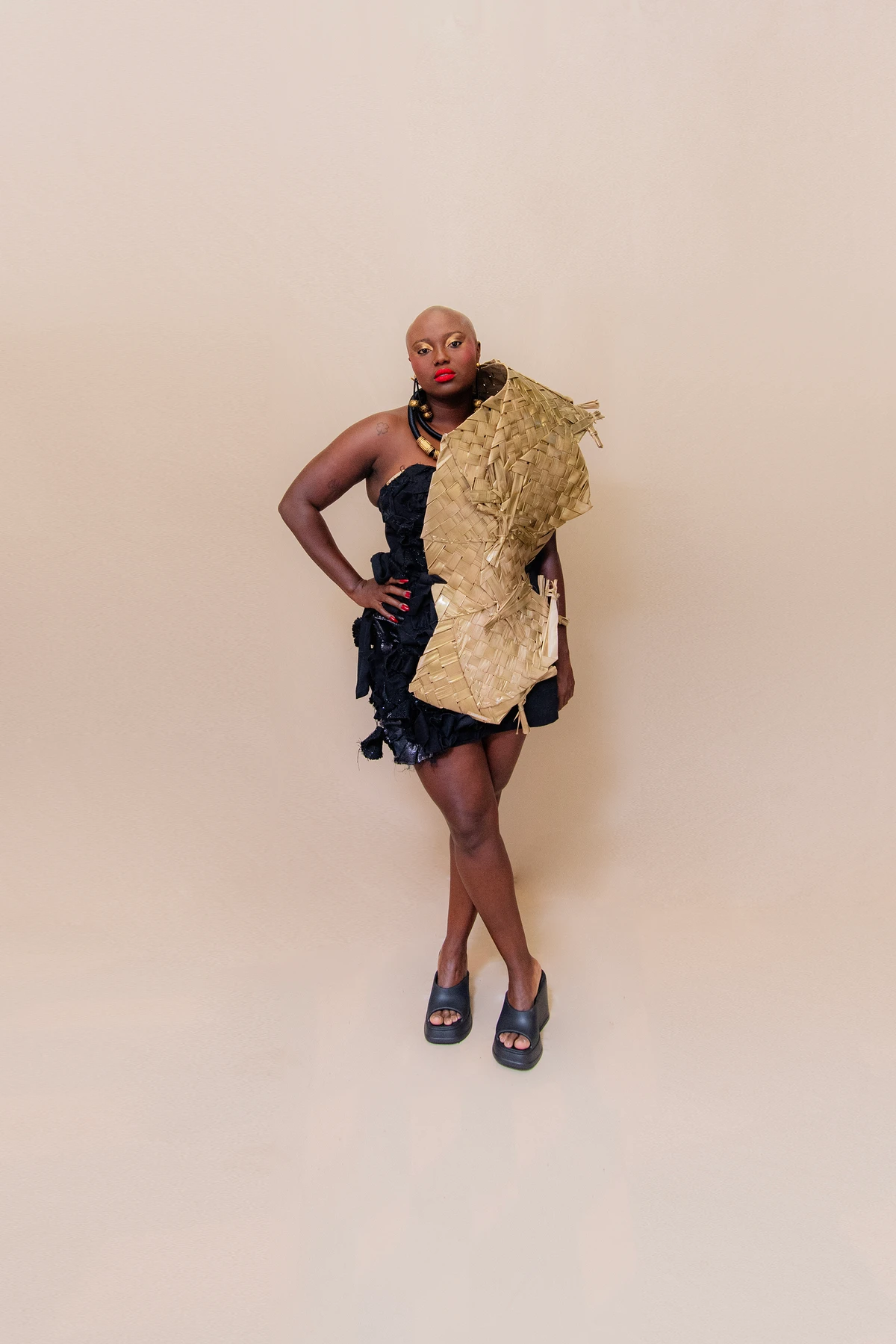 Look Lourrani Baas (@lourranibaas). Acessórios: TáBomPraVocê (@tabompravoce). Calçado: Melissa (@clubemelissasalvadorshopping). Modelo: Giselle Penha (@giselledapenhaa) por Lucas Assis