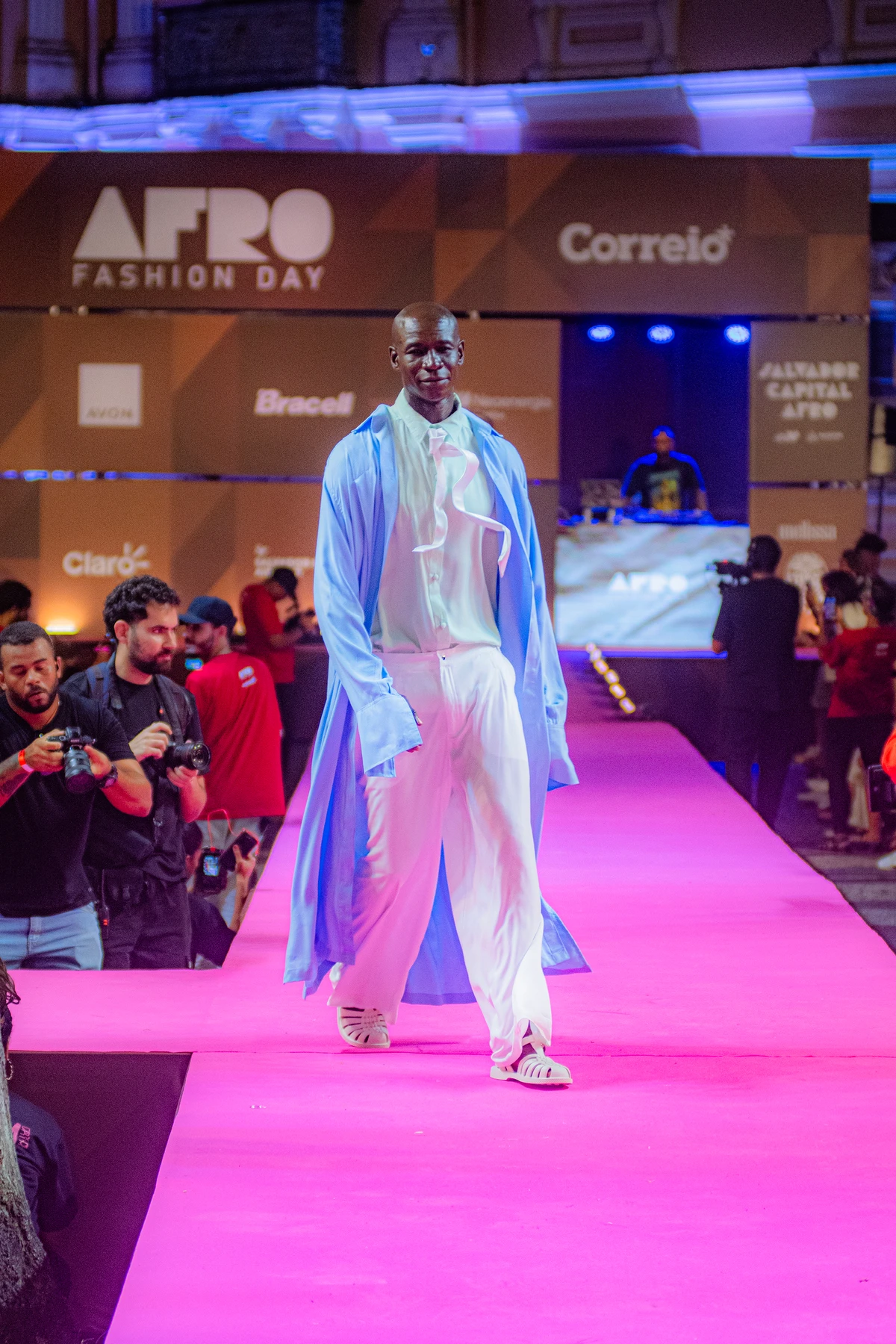 Look Bracell por Lucas Assis e Tati Freitas