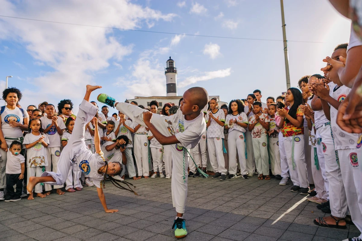Maracangalha promove domingo de cultura e inclusão com capoeira e samba de roda
