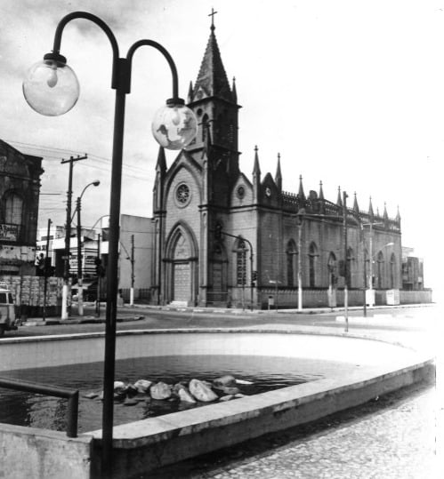Santuário Senhor dos Passos, em Feira de Santana, 1989 por Antenor Pereira/Arquivo CORREIO