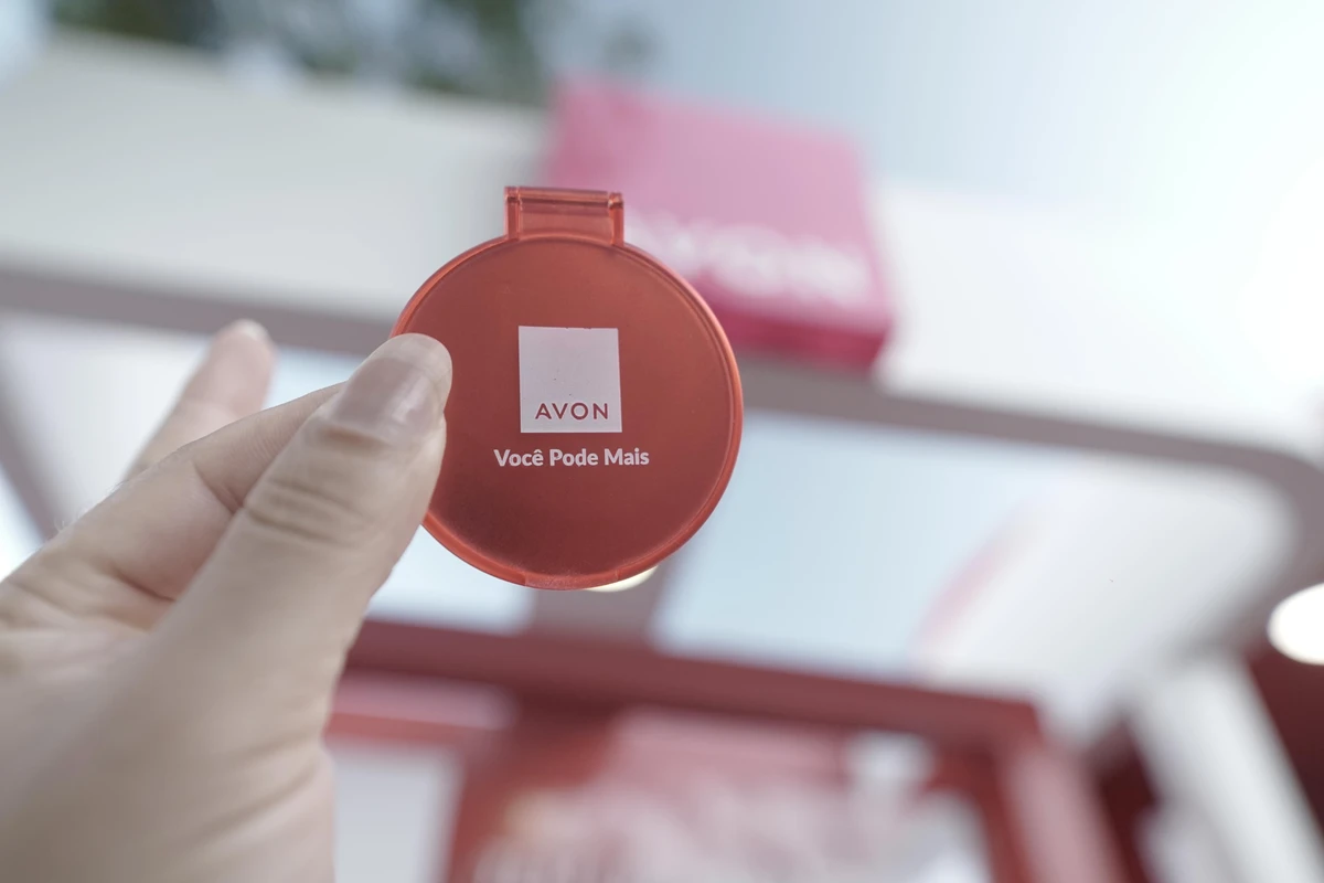 Ação da Avon por Heder Novais