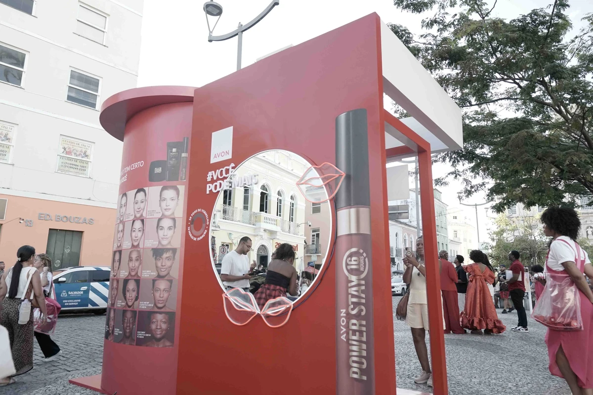 O espaço Avon por Heder Novais