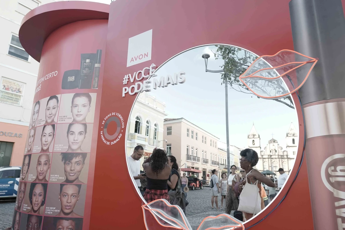 O espaço Avon por Heder Novais