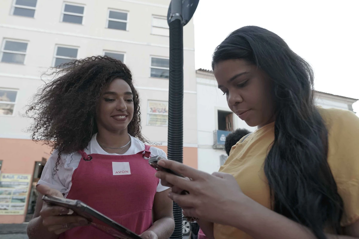 Ação da Avon por Heder Novais