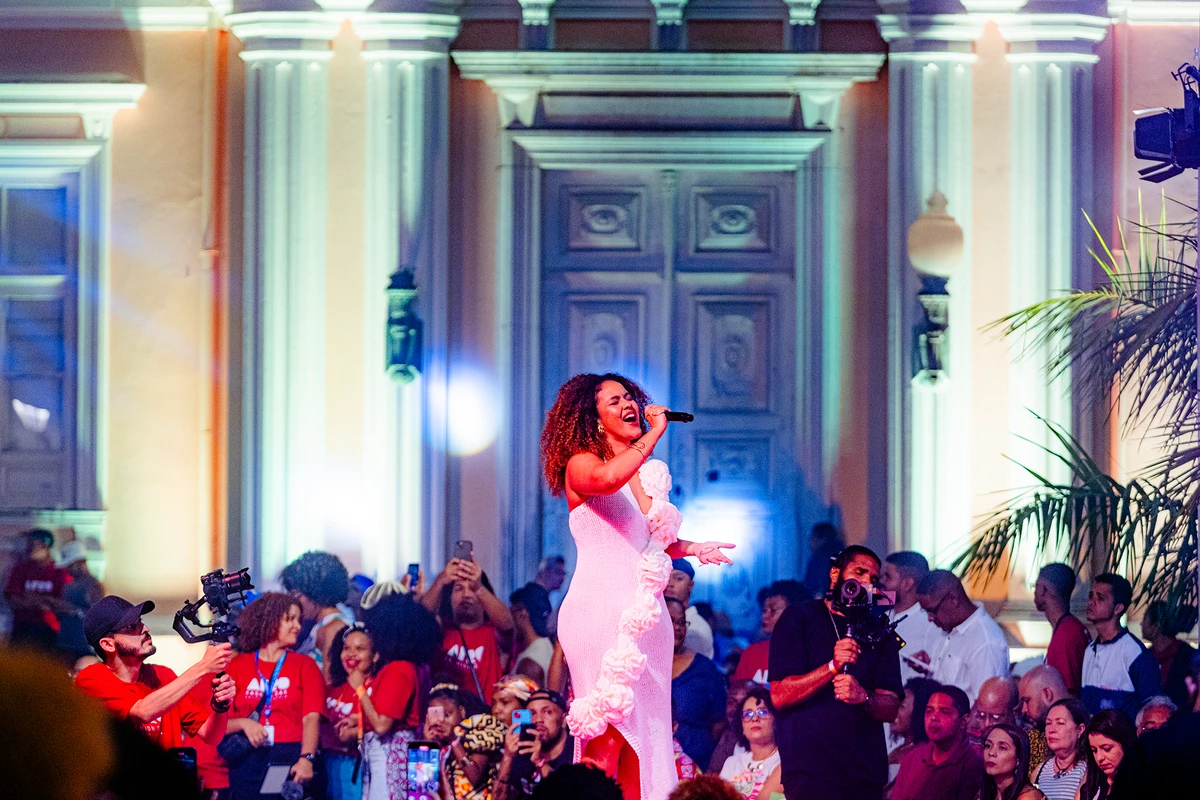 Rachel Reis por Lucas Assis e Tati Freitas