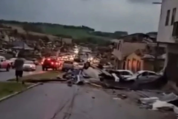 Tornado no Paraná por Reprodução/ Redes sociais