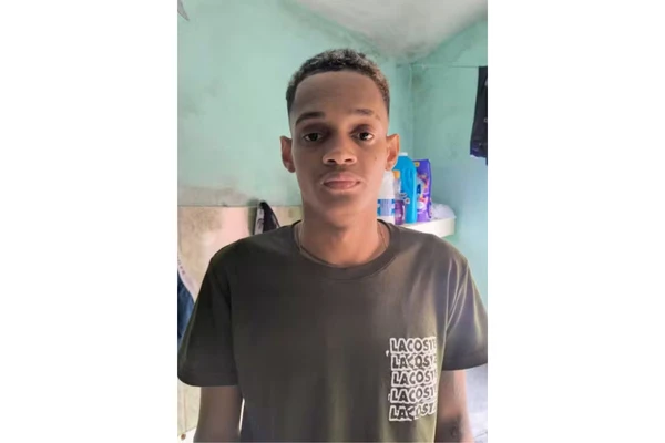 Vitor Santana Amancio por Reprodução