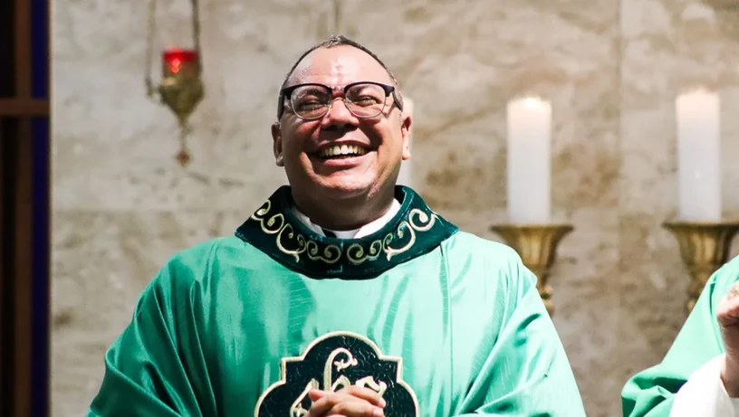 Imagem - Padre estava em celebração religiosa na casa de familiares quando morreu em desabamento de marquise