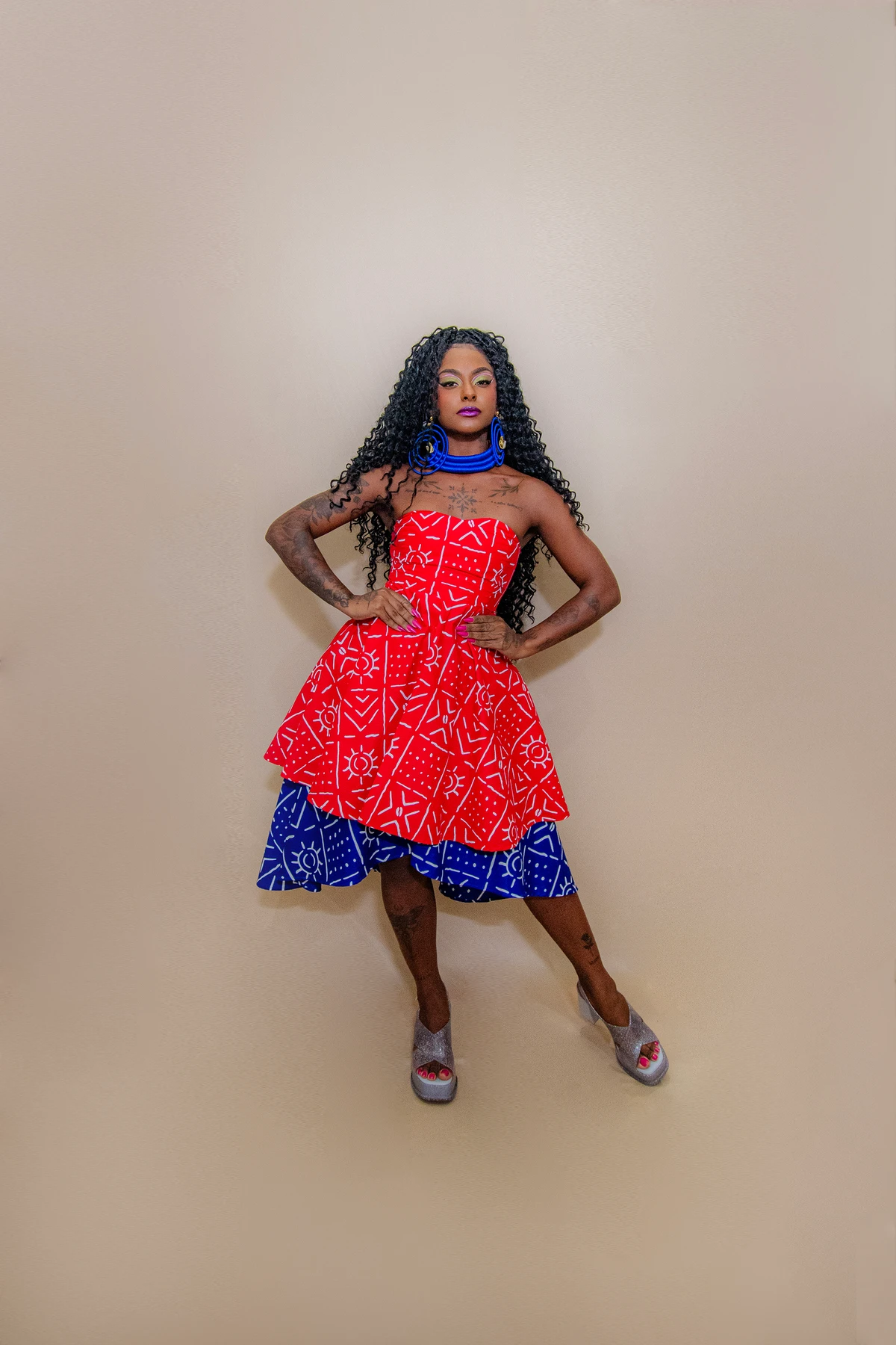 Look Regina Navarro Bella Oyá (@reginanavarrobellaoya). Acessórios: TáBomPraVocê (@tabompravoce). Calçado: Melissa (@clubemelissasalvadorshopping). Modelo: Crislayne (@crys.ss) por Lucas Assis