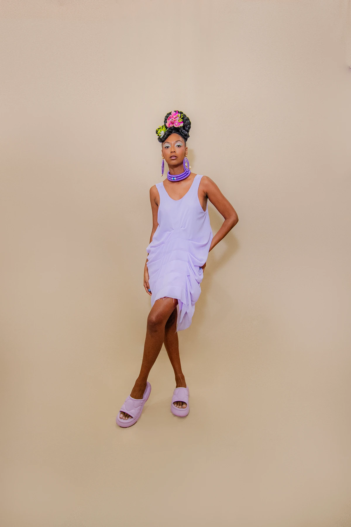 Look Deco Sodré (@decosodre). Acessórios: TáBomPraVocê (@tabompravoce). Calçado: Melissa (@clubemelissasalvadorshopping). Modelo: Brendha Vila Verde (@brendhavilaverde) por Lucas Assis