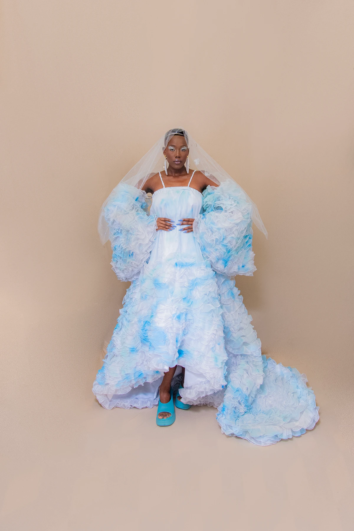 Look Kriaça1 (@kriassaum). Acessórios: TáBomPraVocê (@tabompravoce). Calçado: Melissa (@clubemelissasalvadorshopping). Modelo: Daiara Ferreira (@_daiaraferreira) por Lucas Assis